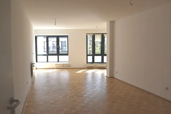 Gustav-Adolf Straße in Weissensee
nahe Nord-PB! Loftähnliche Singlewohnung 
für Kreative mit Lift! — photo 1